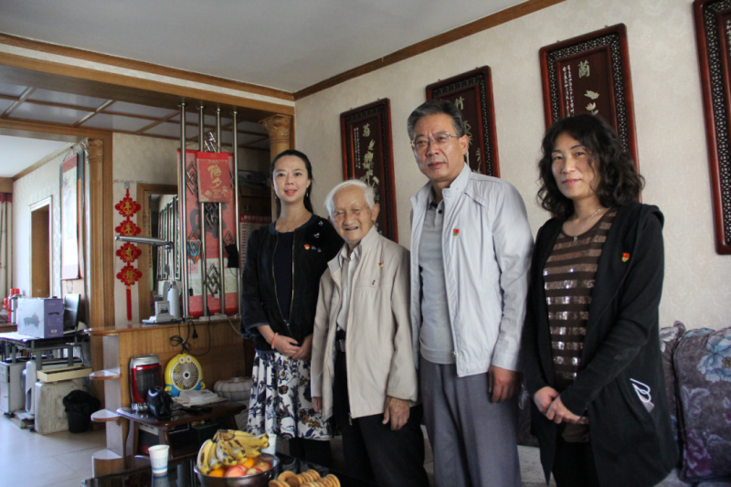 中共青海省第三建筑工程有限公司支部委員會(huì)開(kāi)展&ldquo;走訪(fǎng)慰問(wèn)暖人心，紅色精神永傳承&rdquo;活動(dòng)