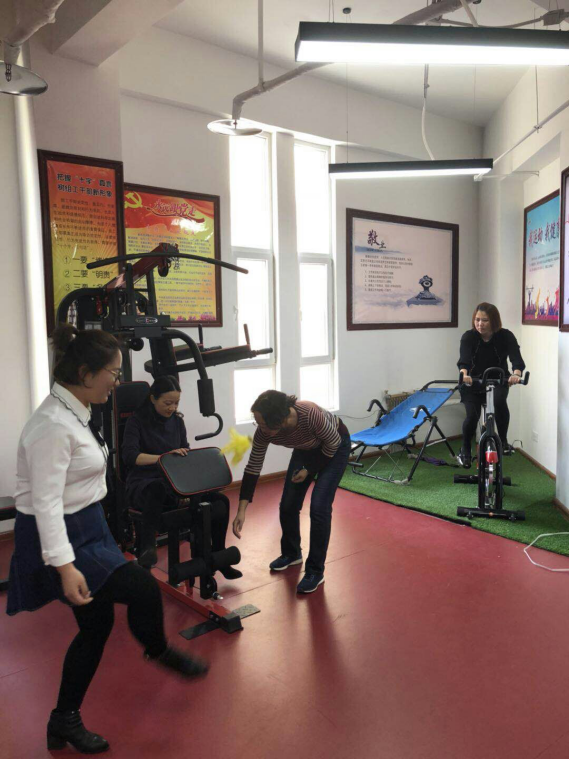 魅力女性、快樂巾幗