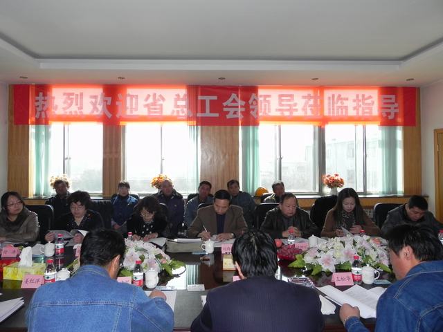 深入車間班組、&ldquo;零距離&rdquo;接觸職工、體驗職工生活、傾聽職工心聲