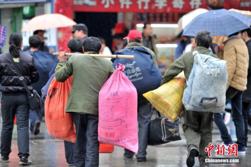 聚焦春節(jié)&ldquo;恐歸族&rdquo;：近鄉(xiāng)情怯，恐懼何來？(圖)